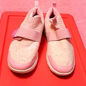 Baretraps sneakers.  Size 3